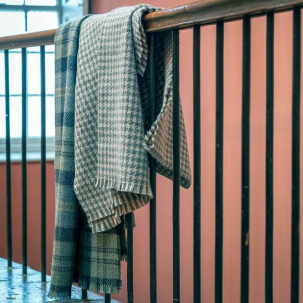 Bracken British Wool Blanket - Lochaber Pearl - Image 4