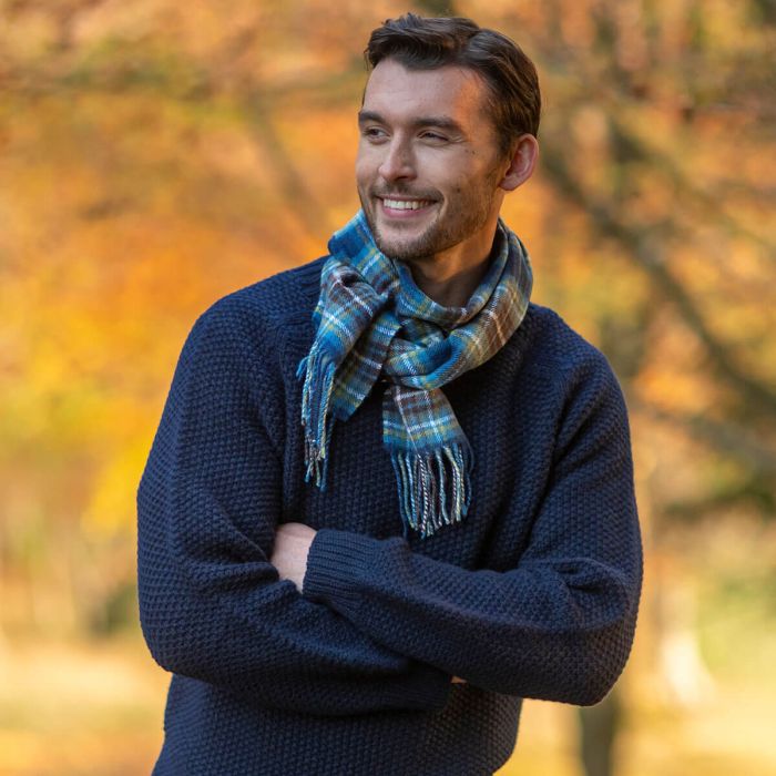 Bowhill Lambswool Tartan Scarf - Holyrood Modern - Image 2