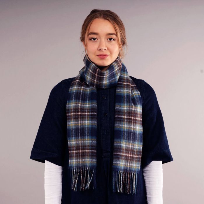 Bowhill Lambswool Tartan Scarf - Holyrood Modern - Image 5